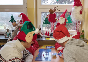 Osoby grające w grę planszową